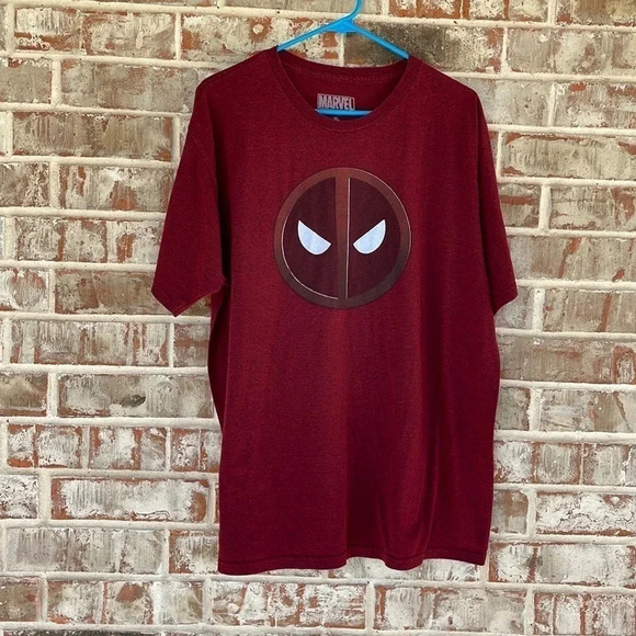 Marvel Deadpool Face Maroon T-shirt - Picture 1 of 6